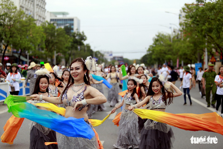 Festival Huế 2018: xem cà kheo Bỉ, múa sư tử Nhật - Ảnh 6.