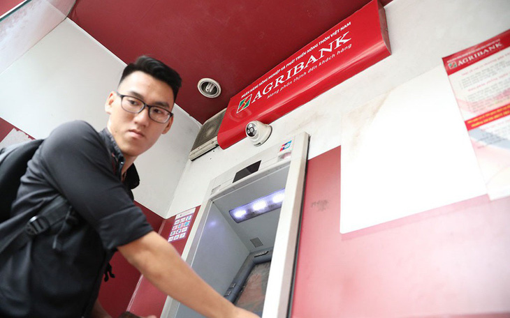 Hàng trăm tài khoản ATM bị 'tấn công', đã đền tiền cho 3 chủ thẻ