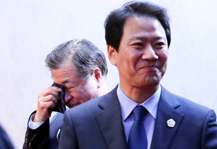 Trùm tình báo Hàn Quốc rơi nước mắt trong thượng đỉnh liên Triều - Ảnh 1.