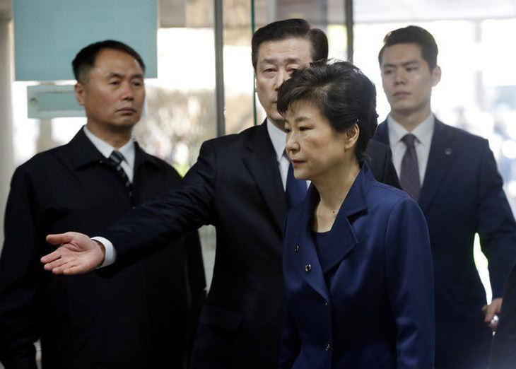 Hàn Quốc truyền hình trực tiếp buổi tuyên án bà Park Geun Hye - Ảnh 1.