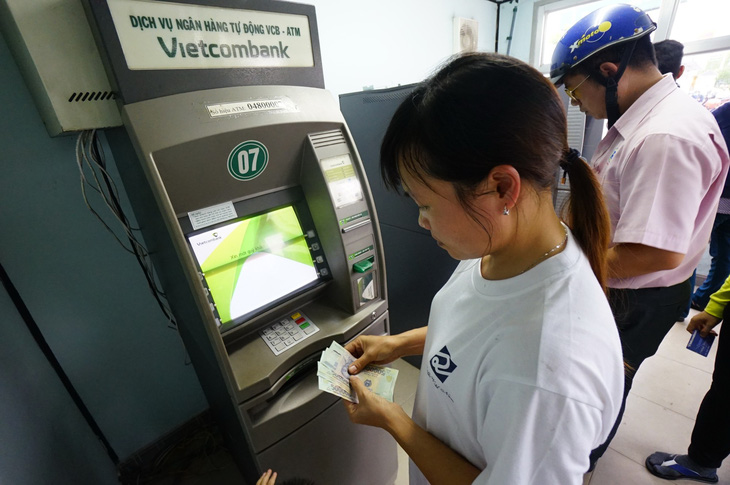 Có thể bấm ngược mã PIN ATM để chống cướp? - Ảnh 1.