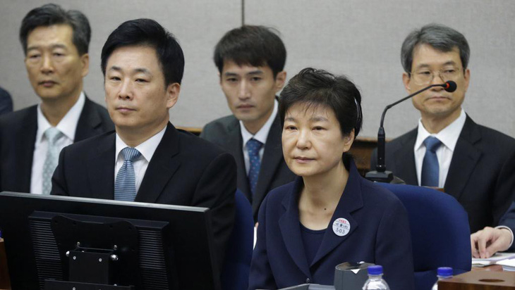 Cựu Tổng thống Park Geun Hye bị kết án 24 năm tù - Ảnh 2.