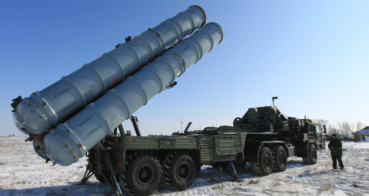 Nga khởi động hệ thống tên lửa phòng không S-400 ở Syria - Ảnh 1.