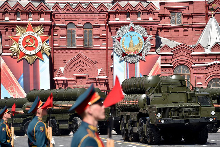 Nga khởi động hệ thống tên lửa phòng không S-400 ở Syria - Ảnh 2.