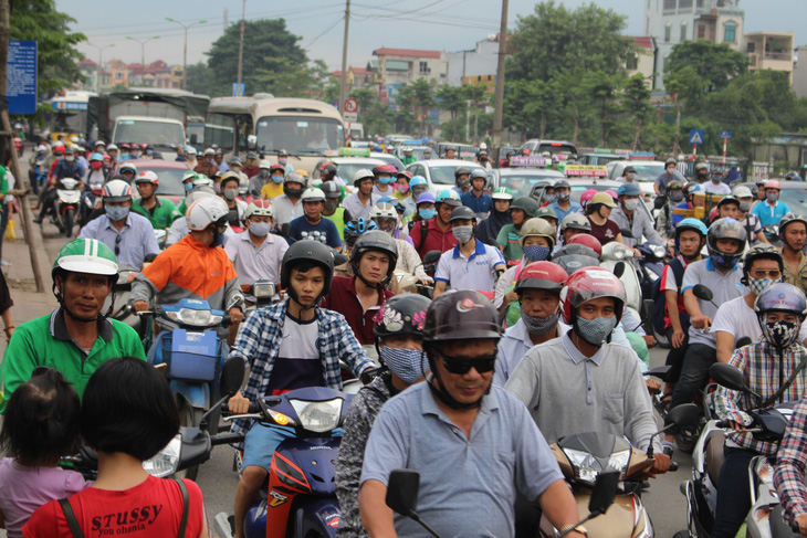 Hà Nội đề xuất thu phí phương tiện vào khu vực ùn tắc - Ảnh 2.