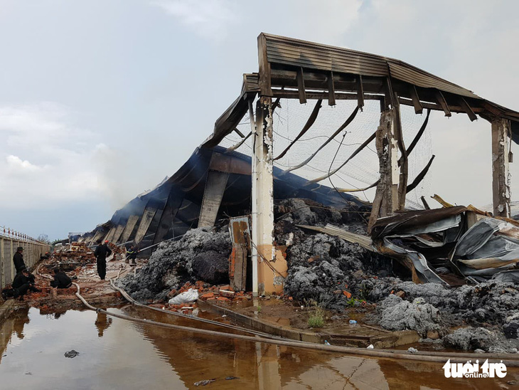 Cháy Khu công nghiệp Long Giang, thiệt hại 300 tỉ  - Ảnh 3.