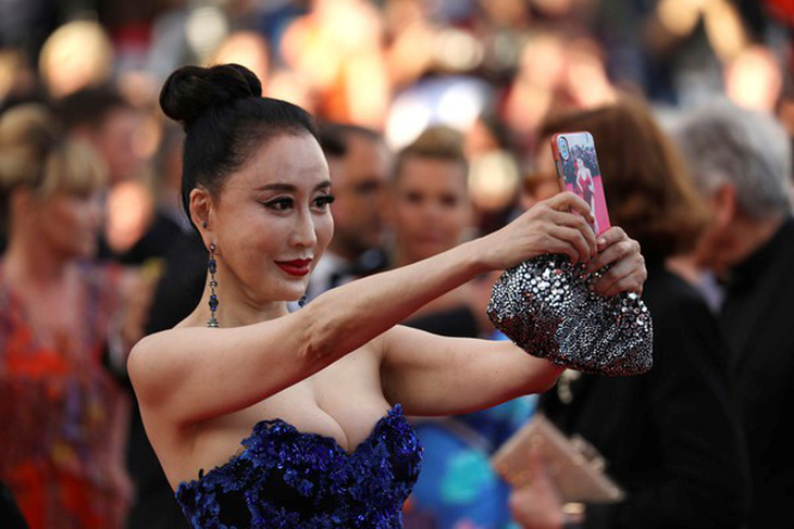 Dàn người đẹp vô danh và phản cảm trên thảm đỏ Cannes - Ảnh 5.