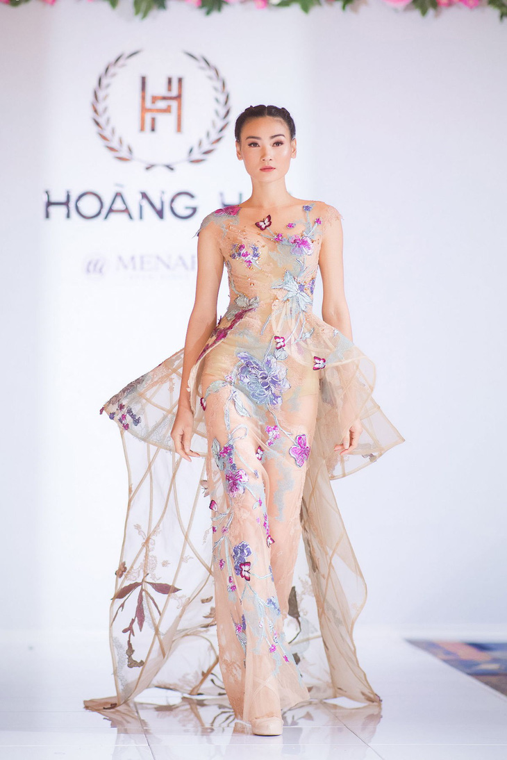 Nhã Phương, Mỹ Linh, Vũ Ngọc Anh trình diễn váy dạ hội ở Cannes - Ảnh 10.