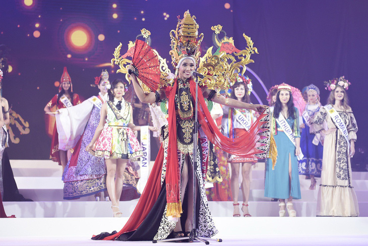 Diệu Linh khoe trang phục truyền thống trước đêm chung kết - Ảnh 11.