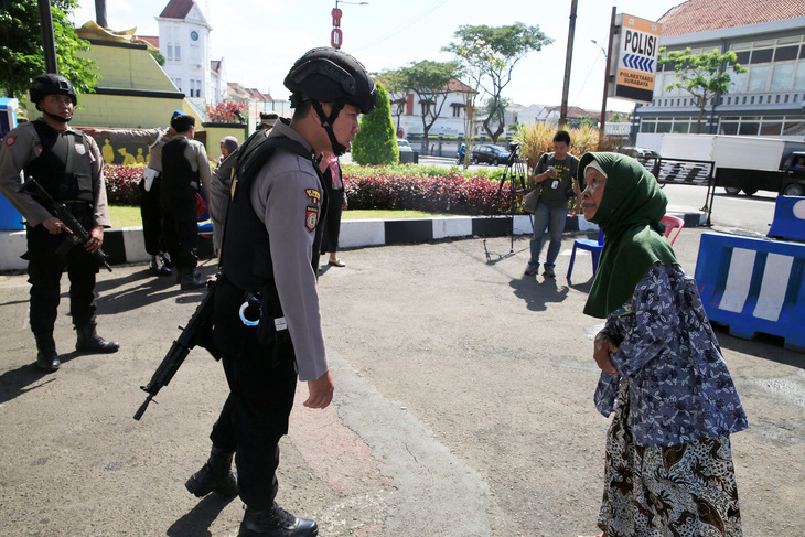 Indonesia lo sợ kiểu dùng con nít tấn công khủng bố - Ảnh 3.
