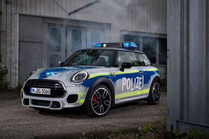 BMW ra mắt 6 mẫu xe cảnh sát - chữa cháy - cứu thương - Ảnh 6.