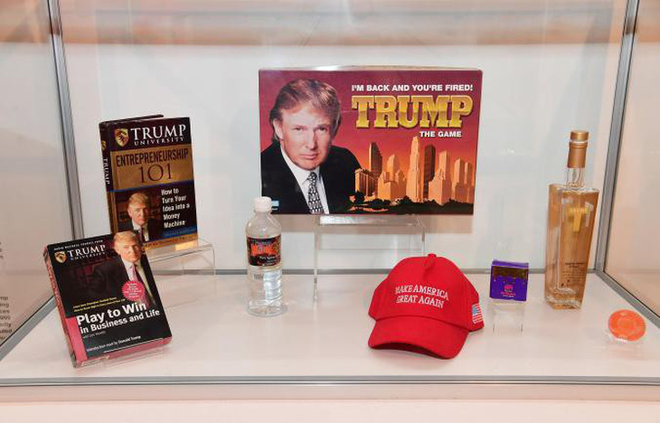 Tác phẩm của ông Trump được trưng bày ở Bảo tàng Thất bại  - Ảnh 1.