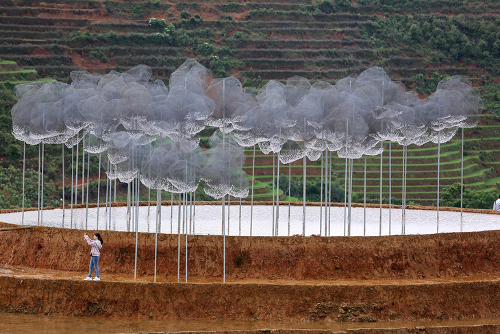 Mây pha lê - La Pán Tẩn: sao không mở lòng mà cứ chửi rủa ném đá? - Ảnh 3.