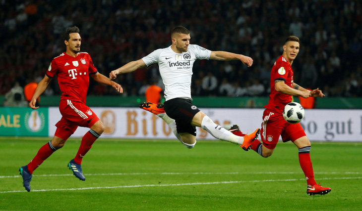 Thua sốc Frankfurt, Bayern mất cúp Quốc gia Đức - Ảnh 4.