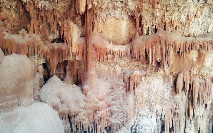 Kiểm tra hang động ở Thanh Hóa bị phá khi khai thác đá vôi