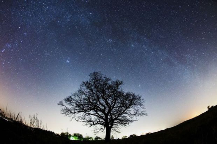 Thủ thuật chụp ảnh bầu trời đêm bằng điện thoại - Ảnh 1.