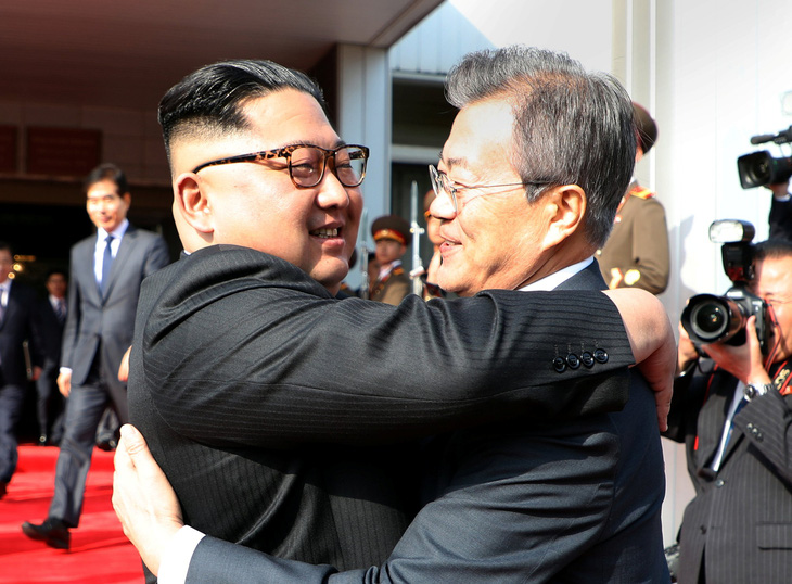 Tống thống Hàn Quốc bí mật gặp ông Kim Jong Un tại Bàn Môn Điếm - Ảnh 1.