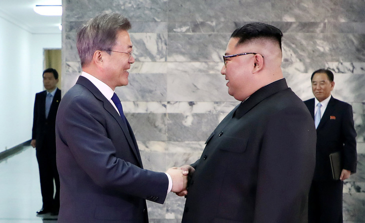 Tống thống Hàn Quốc bí mật gặp ông Kim Jong Un tại Bàn Môn Điếm - Ảnh 2.