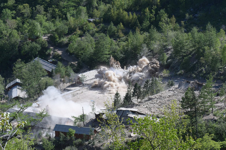 Vụ phá hủy bãi thử Punggye-ri bị nghi ngờ là làm màu - Ảnh 2.