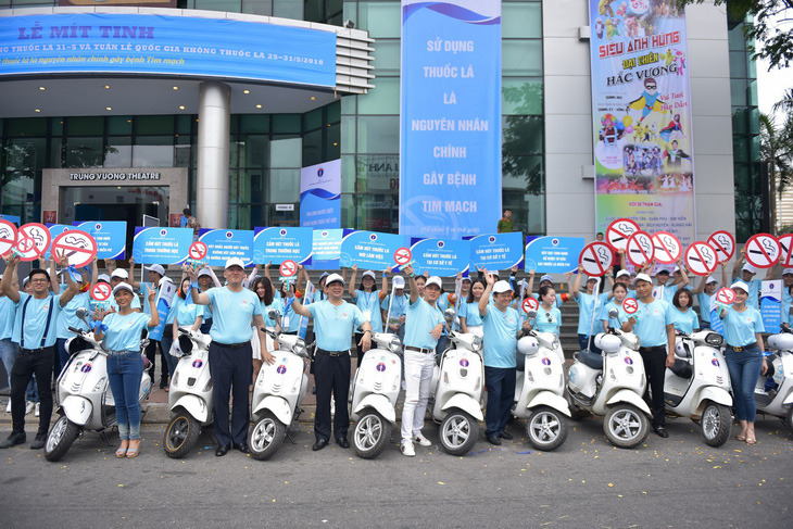 1.000 thanh niên Đà Nẵng nhảy Flashmop nói không với thuốc lá - Ảnh 3.