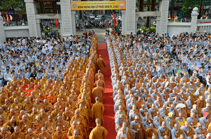 Hàng nghìn người dự Đại lễ Phật đản tại Việt Nam Quốc tự - Ảnh 3.
