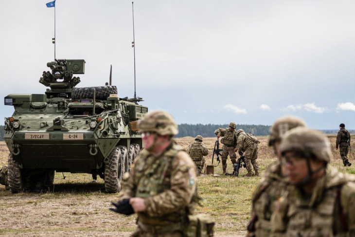 Ba Lan sẵn sàng chi tới 2 tỉ USD để Mỹ đóng quân thường trực - Ảnh 1.