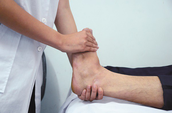 Chăm sóc và phòng trị thoái hóa khớp cổ chân - Ảnh 2.