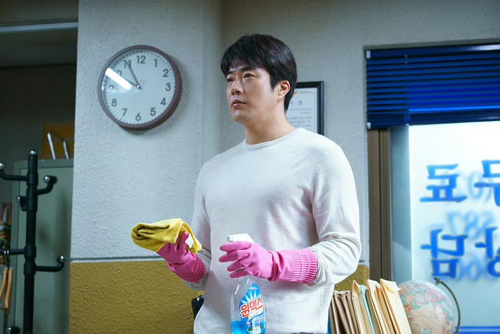 Kwon Sang Woo làm thám tử sợ vợ trong The Accidental Detective 2 - Ảnh 9.