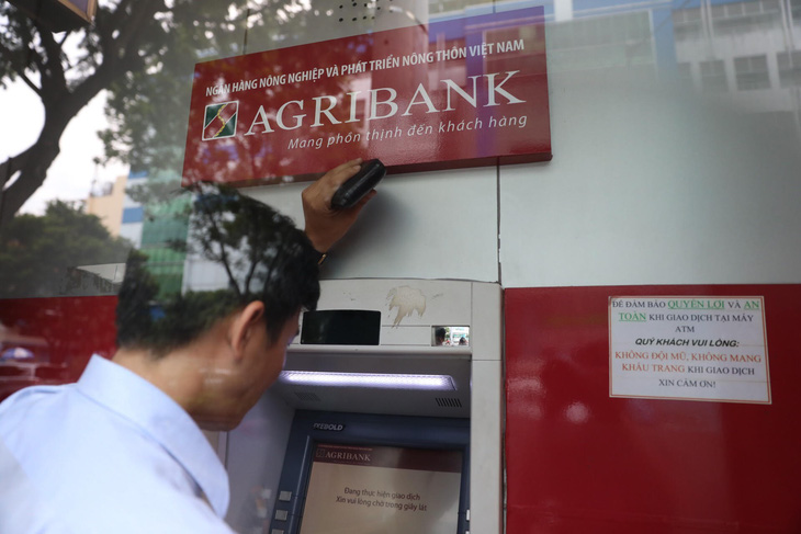 Agribank đã hoàn tiền cho tất cả 12 chủ thẻ ATM bị rút trộm - Ảnh 1.