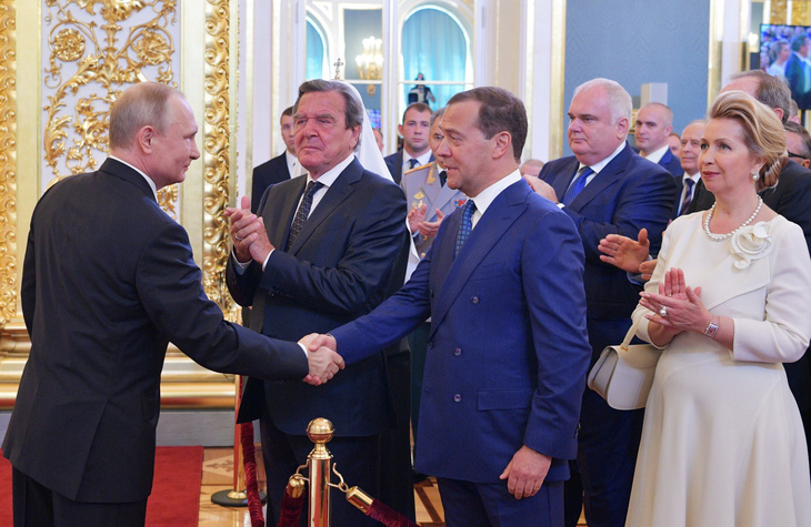 Thủ tướng Medvedev lại được đề cử làm thủ tướng Nga - Ảnh 1.
