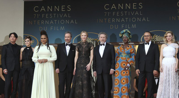 Cannes 2018 ngày đầu tiên qua ảnh: Nỗ lực đề cao phụ nữ - Ảnh 5.