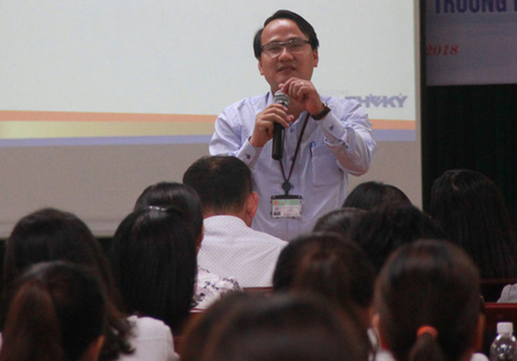 Giám đốc sở mời phản ánh về giáo dục Đà Nẵng nhân ngày 1-6 - Ảnh 1.