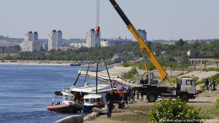 Tàu đâm sà lan trên sông Volga, 11 người thiệt mạng - Ảnh 1.