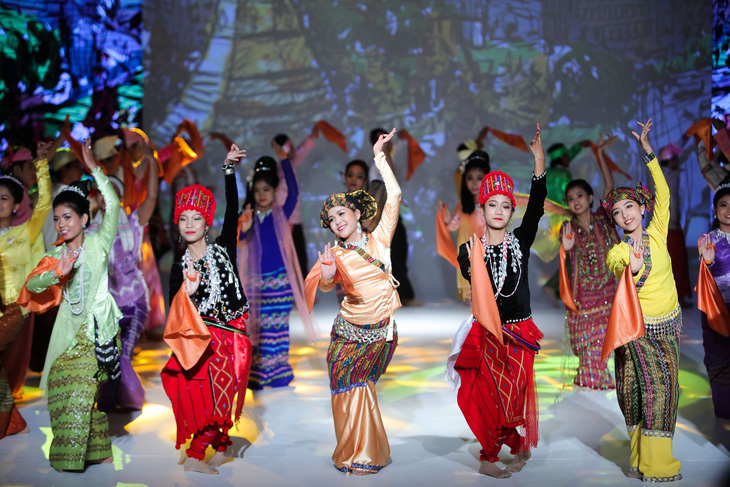 Tương lai Mytel từ câu chuyện của một vũ công xinh đẹp người Myanmar - Ảnh 1.