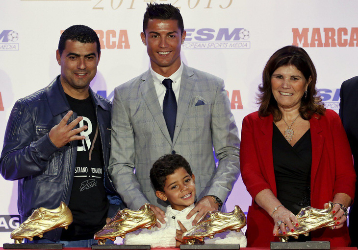 Suýt nữa siêu sao Ronaldo không thể ra đời bởi mẹ anh muốn phá thai - Ảnh 10.