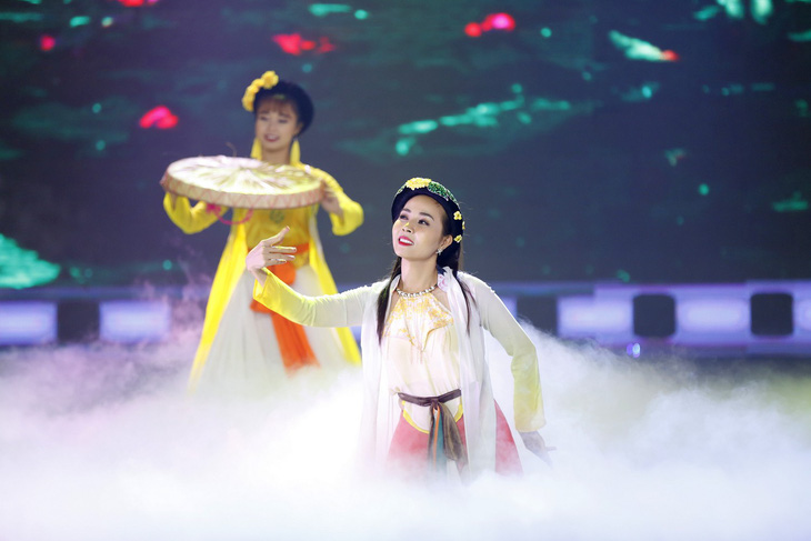 Á hậu Băng Khuê bất ngờ với giọng hát như ca sĩ ở Gương mặt điện ảnh - Ảnh 6.