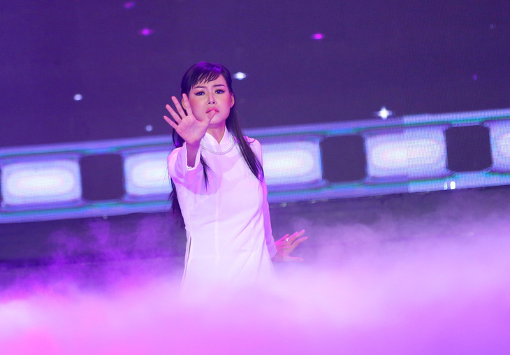 Á hậu Băng Khuê bất ngờ với giọng hát như ca sĩ ở Gương mặt điện ảnh - Ảnh 7.