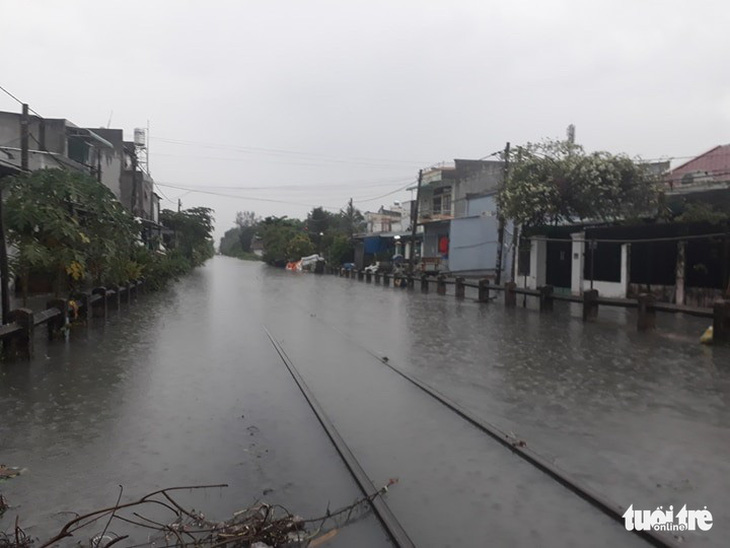 Sài Gòn giờ mưa lớn không ngập mới lạ - Ảnh 8.
