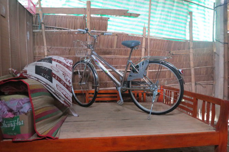 Chiếc xe đạp ngự trên giường của cậu học trò nghèo - Ảnh 3.