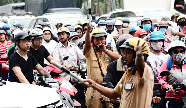 Nhiều trường kêu gọi không tụ tập, làm ảnh hưởng thi THPT - Ảnh 1.