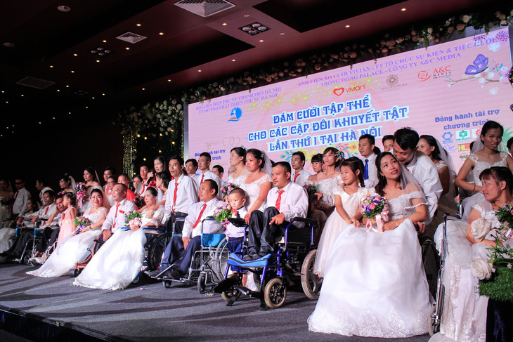 Giấc mơ có thật của 39 cặp đôi khuyết tật - Ảnh 2.