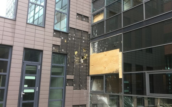 Tòa nhà văn phòng ở Amsterdam bị tên lửa chống tăng tấn công