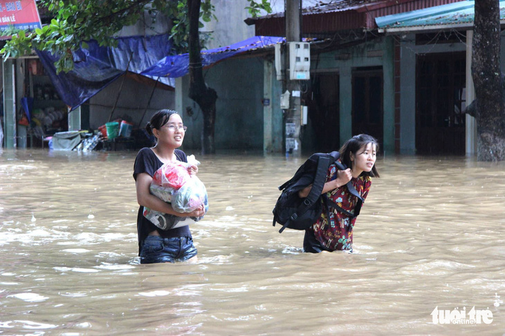 Hà Giang bị mưa lũ chia cắt, 2 người thiệt mạng - Ảnh 1.