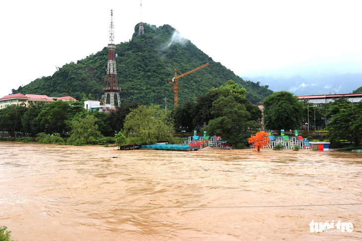 Hà Giang bị mưa lũ chia cắt, 2 người thiệt mạng - Ảnh 3.