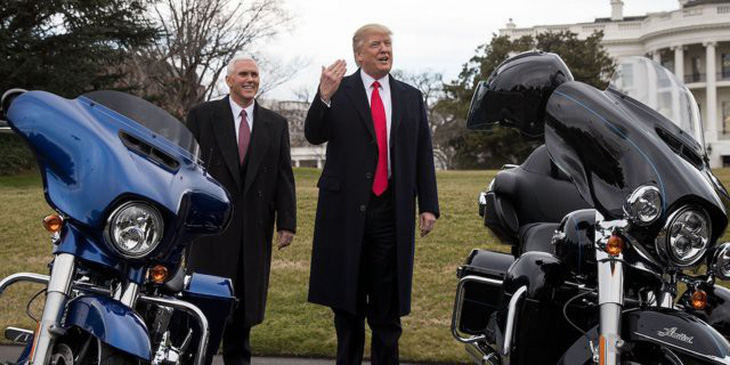 Trump chê Harley-Davidson chưa gì đã vẫy cờ trắng - Ảnh 1.