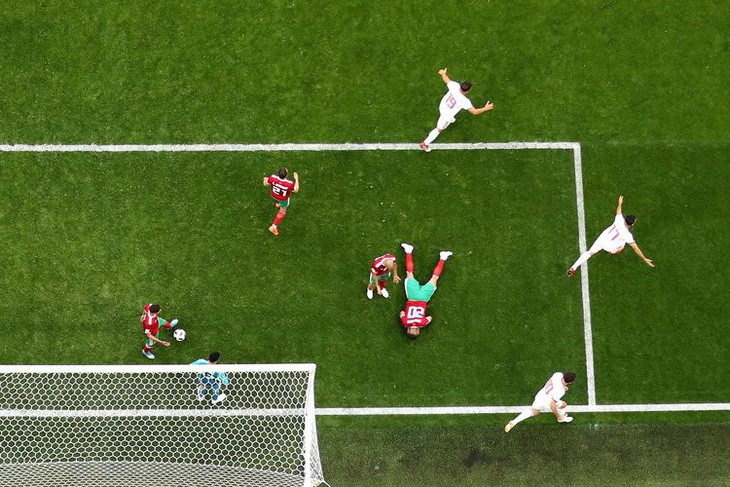 Những khoảnh khắc tràn đầy cảm hứng thể thao vòng bảng World Cup - Ảnh 13.