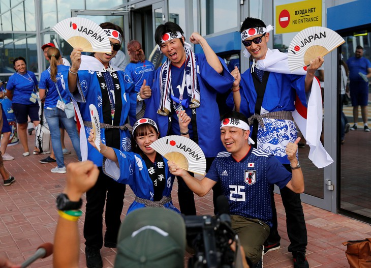 Nga khuyến cáo fan World Cup không uống bia vì nắng nóng 40 độ C - Ảnh 1.