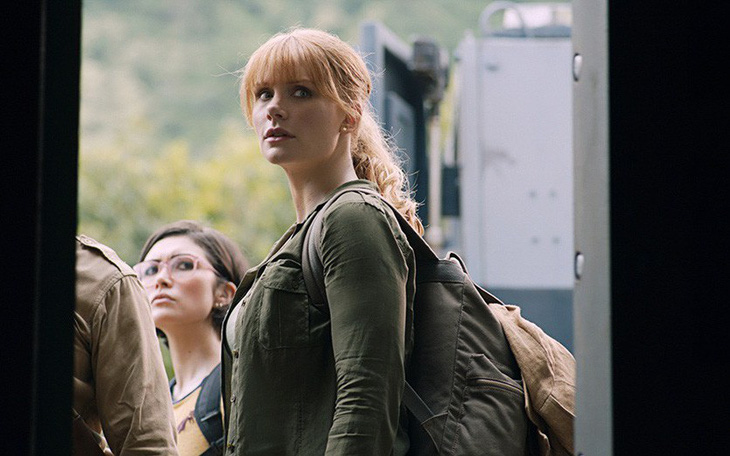 Nữ chính phim Thế giới khủng long - Vương quốc sụp đổ nói về tê giác