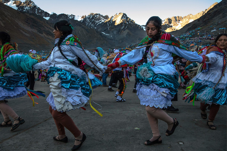Rực rỡ sắc màu tại lễ hội tuyết và sao ở Peru - Ảnh 2.