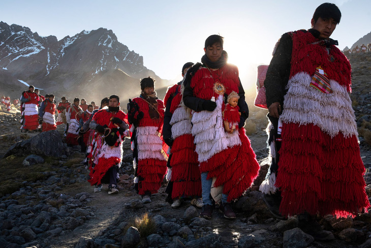 Rực rỡ sắc màu tại lễ hội tuyết và sao ở Peru - Ảnh 8.